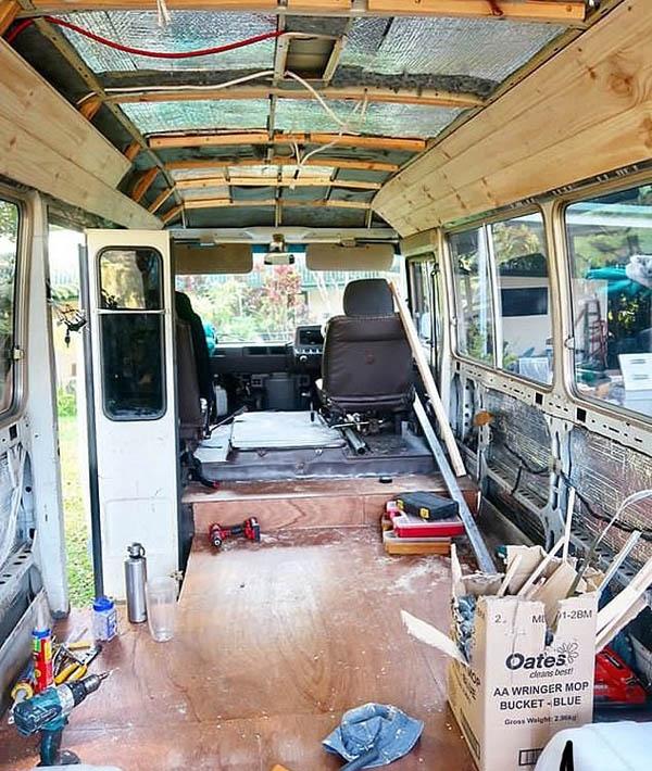 旧巴士改造成房车 过上向往的旅居生活