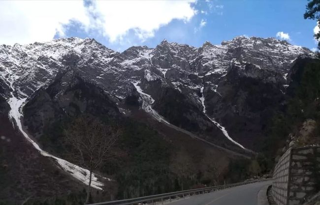 自驾房车闯西藏 在世界屋脊看不一样的风景