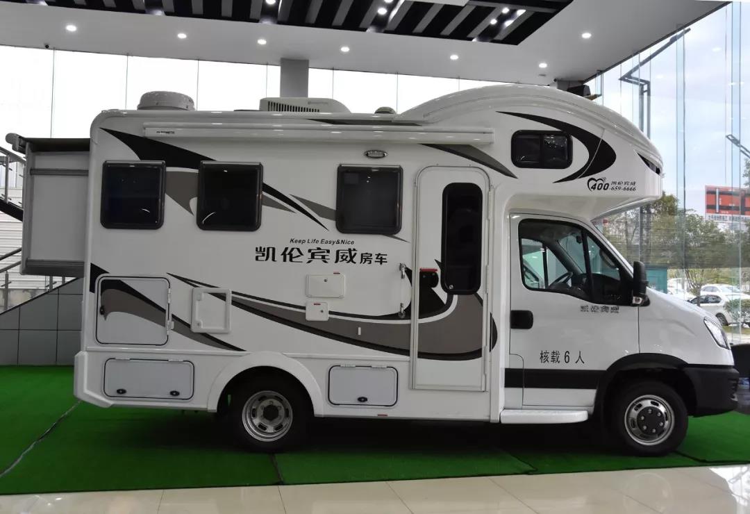 依维柯底盘ZK5043XLJ7双拓展房车