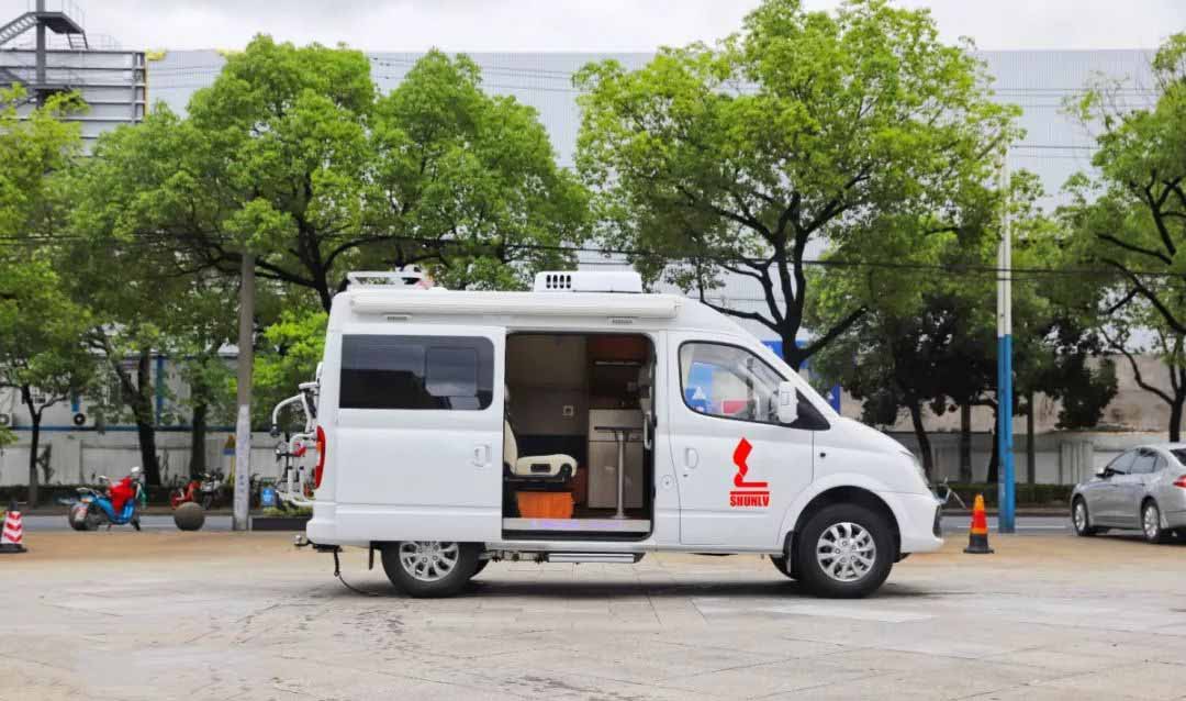 多款顺旅B型房车，空间足，3到4人出行没问题