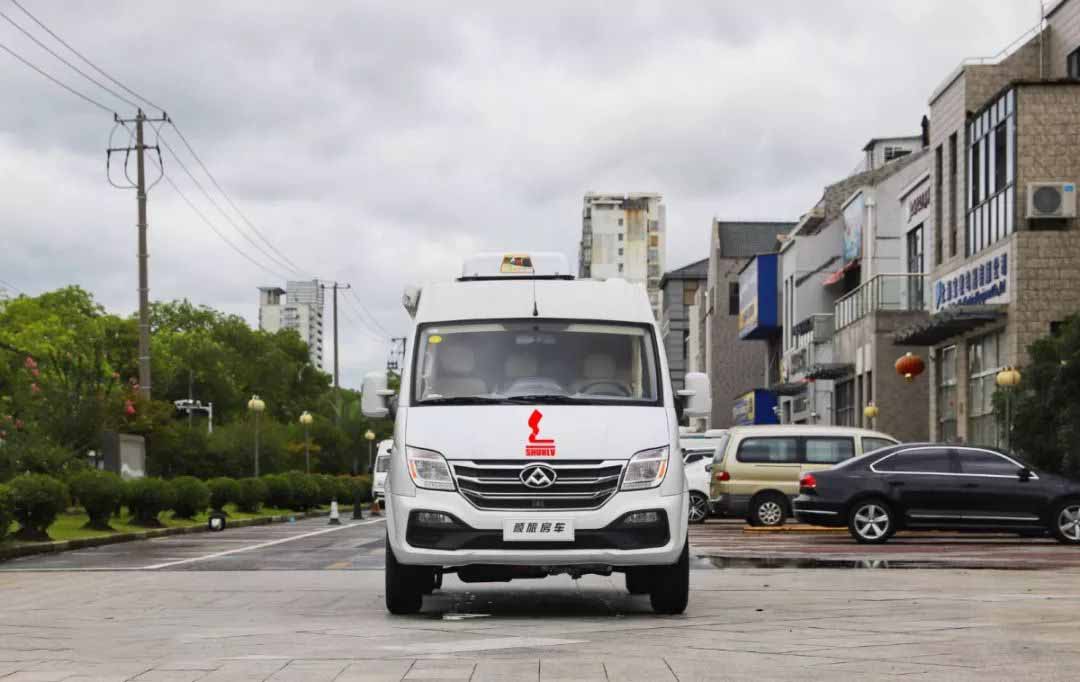 多款顺旅B型房车，空间足，3到4人出行没问题