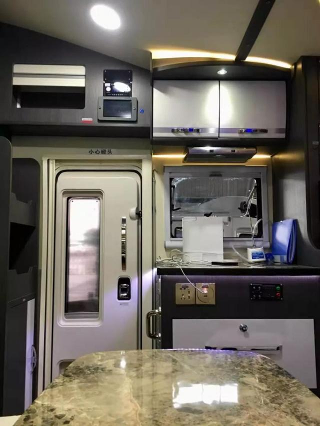 可上京牌的B型和C型房车推荐,卫航依维柯房车